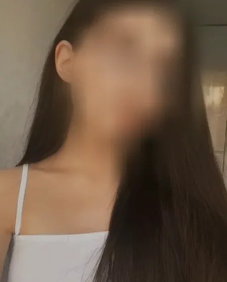 Amira, 23