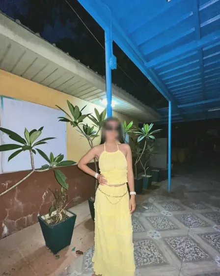 Amira, 29