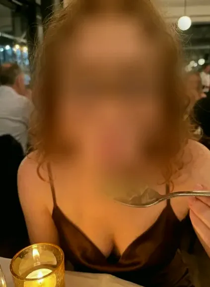 Ellen, 25