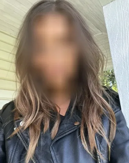 Ellie, 32