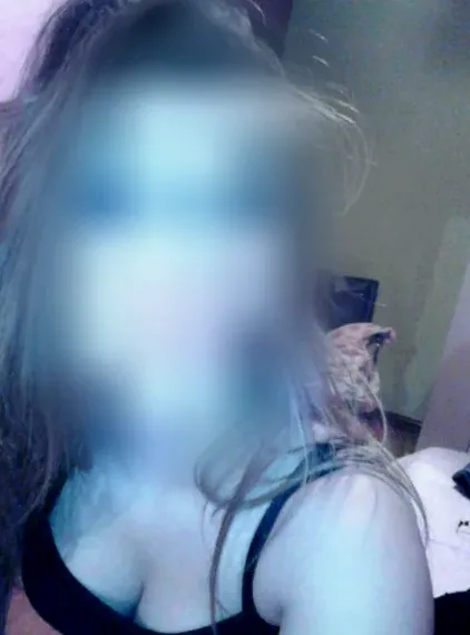 Emilie, 25