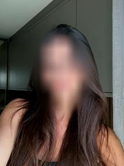 Emilie, 37