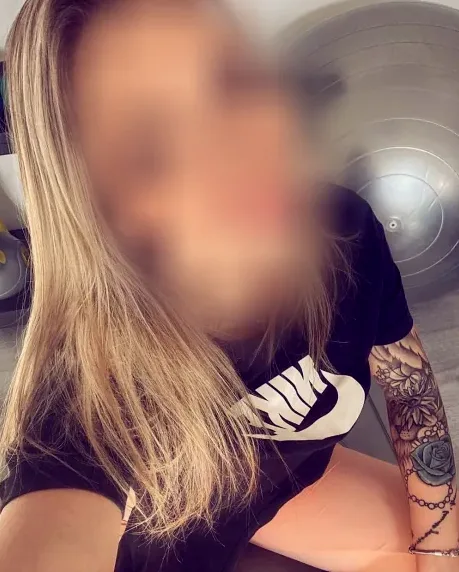 Katrine, 21