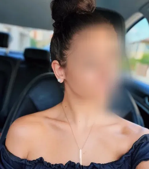 Liv, 25