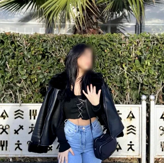 Louise, 19