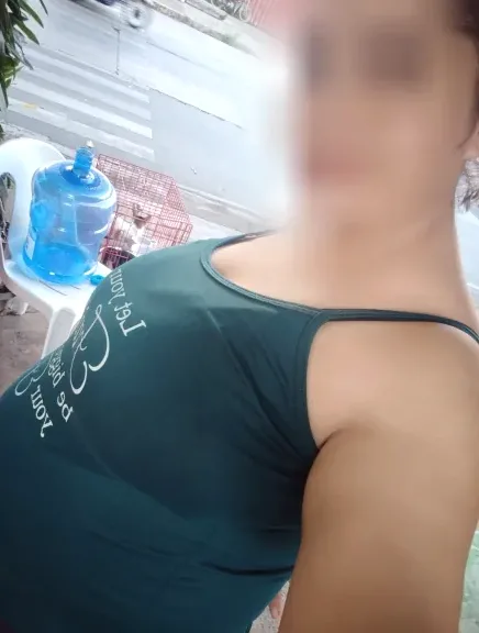 Rosa, 29